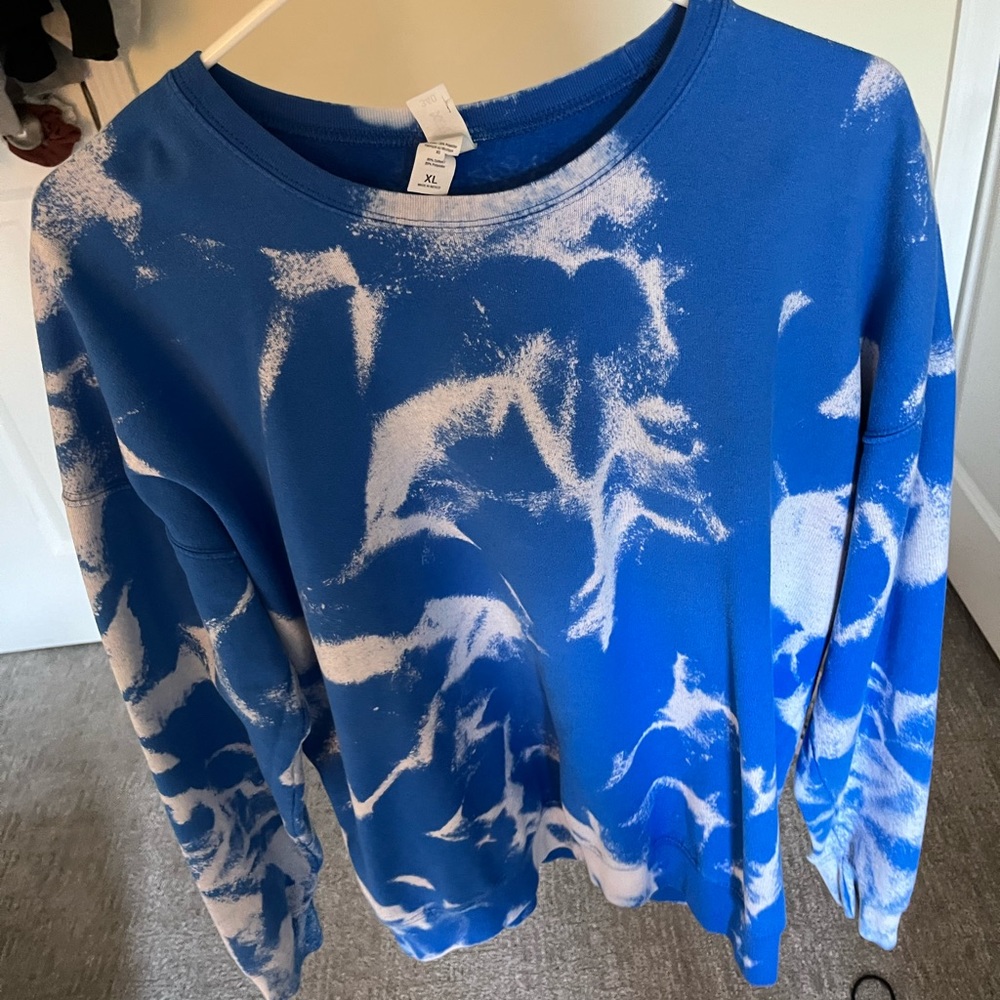 tye dye crewneck